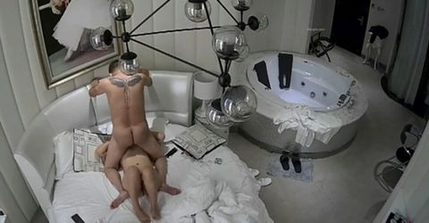 360酒店摄像头偷拍-纹身猛男狠草东北骚娘们尖叫呻吟 KM  - YELAI Home Make Videos[]
