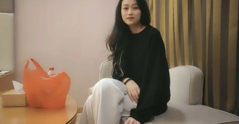 小马寻花约气质外围,镜头前深喉扛起大长腿拉着手站立后入 KM  - YELAI Home Make Videos[]