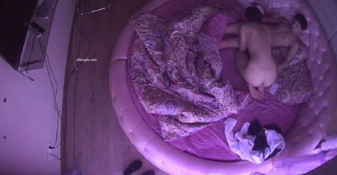360摄像头家庭小旅馆情趣圆床偷拍站街女带了几个不同的嫖客回来嫖宿 KM  - YELAI Home Make Videos[]